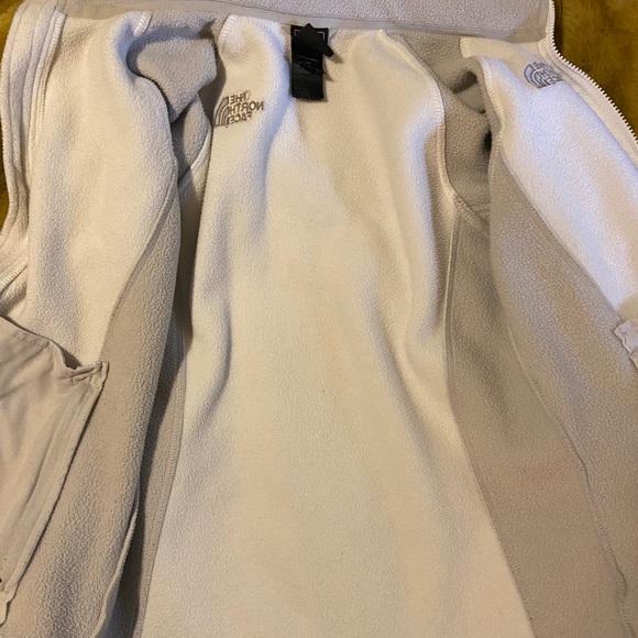 White & Gray North Face Zippy - Picture 6 of 6